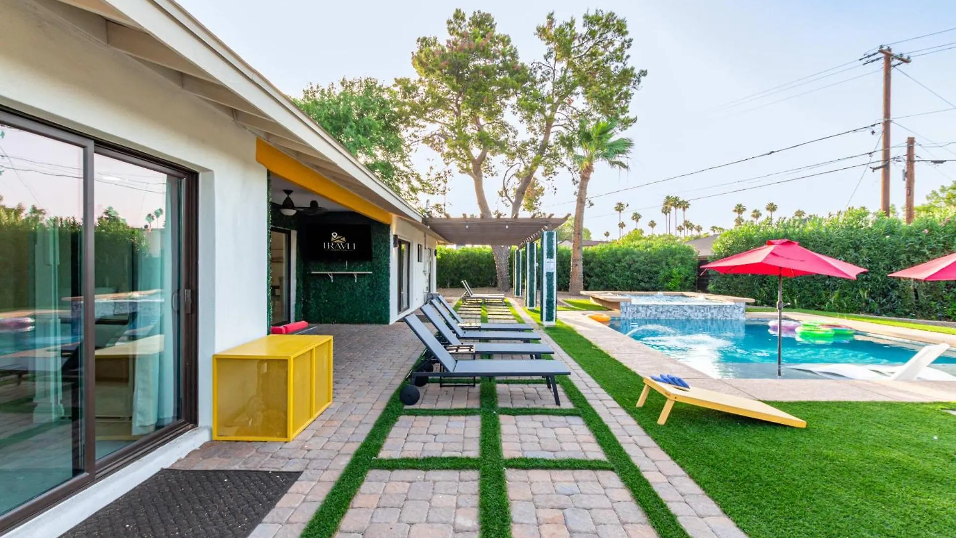 New Windsor Modern Retreat Pool Spa Volleyball Scottsdale