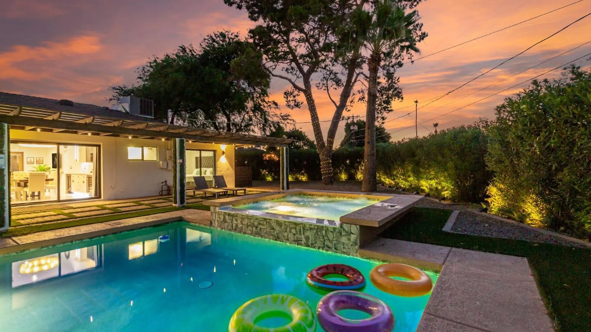 New Windsor Modern Retreat Pool Spa Volleyball Scottsdale ABD